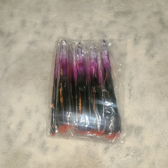NEW !! Make up brushes!! - Picture 2 of 4